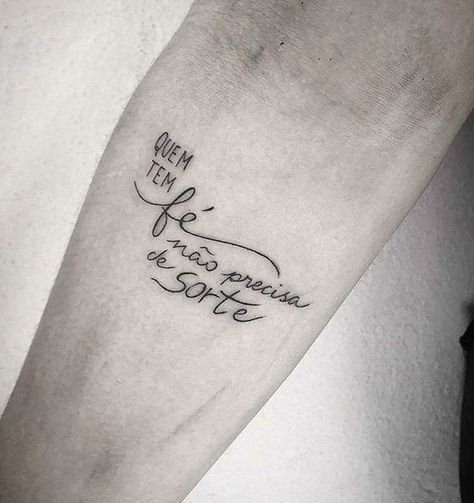 Tatuagem masculina no braço